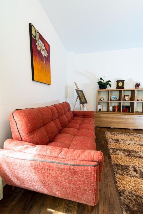 Nature Apartment - Minutes Away From The Old Town And Afi Mall Брашов Экстерьер фото