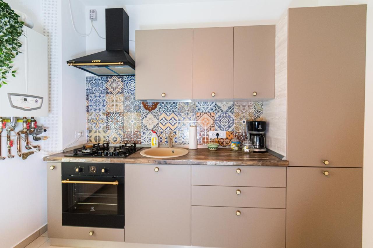 Nature Apartment - Minutes Away From The Old Town And Afi Mall Брашов Экстерьер фото